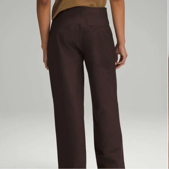 Lululemon Espresso Utilitech Relaxed Mid-Rise Trouser 7/8 Length | Size 6, 28” - Picture 2 of 7